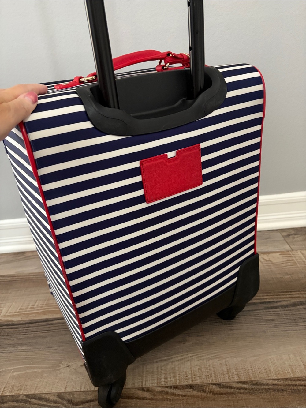 Kate Spade Luggage Set with matching Make-up Bags - Picture 8 of 9
